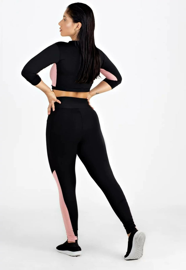 Conjunto Whitney  - Cropped com detalhe rosa + Legging